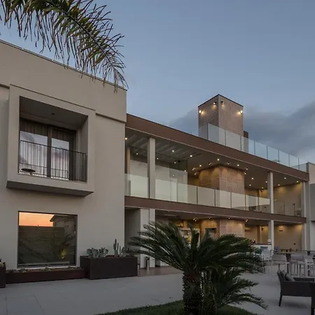 Giafra Luxury Rooms-2