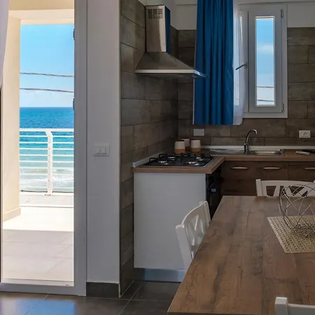 White Apartments & Spa-2
