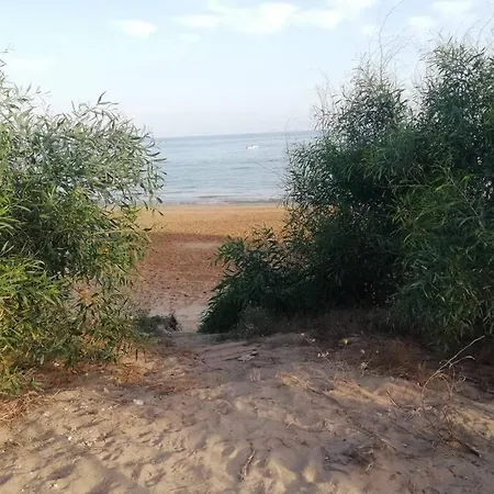 Grazioso appartamento di fronte al mare-3