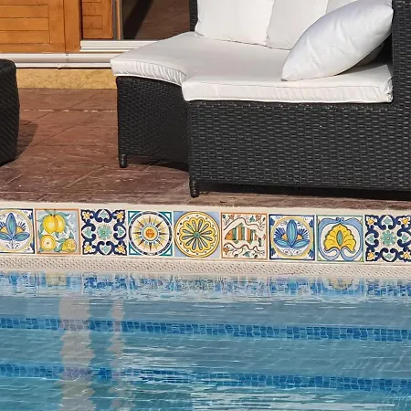 Depandance Con Piscina E Jacuzzi-3