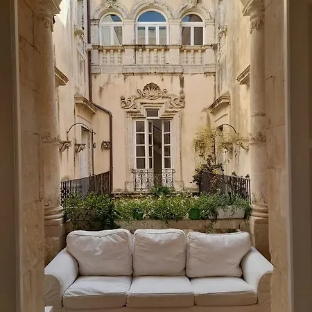 Ortigia Family House-2
