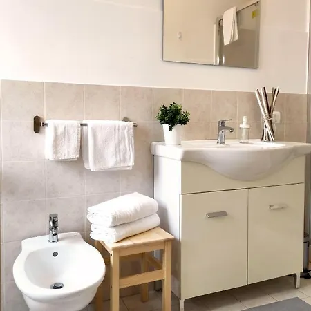 Ognina Flat Grottebianche-3