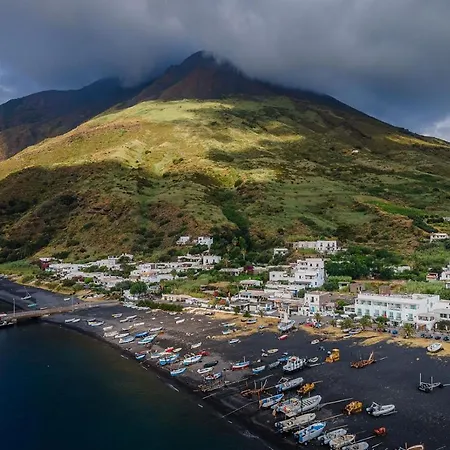 Stromboli Suite Apartment With Terrace Volcano & Sea View-3