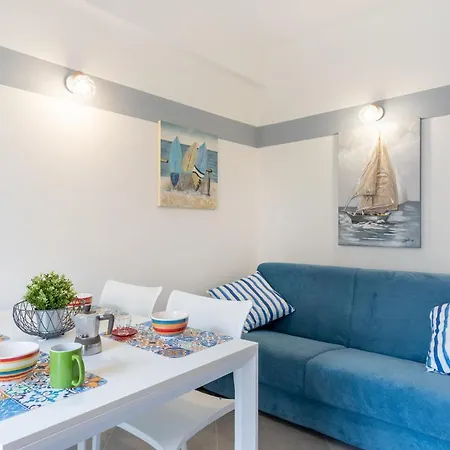 Guesthost - La Casa Di Tobia & Little Paradise Beach Apartments-2
