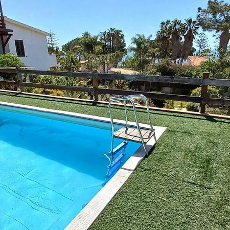 A Due Passi Dal Mare Con Piscina-2
