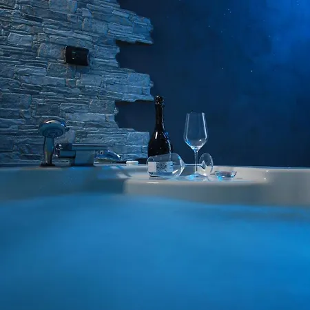 Four Season Winter Room-3