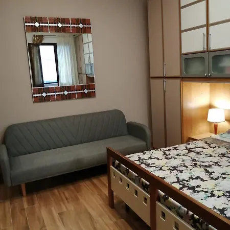 Ivana Home-2