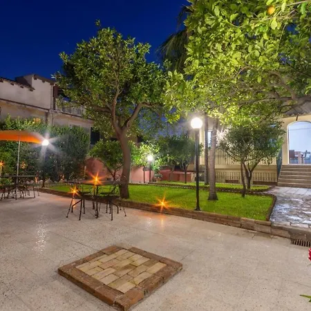 Villa Valverde Apartments E B&B-2