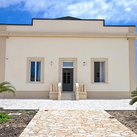 Dimora Savarino Villa con Piscina-2
