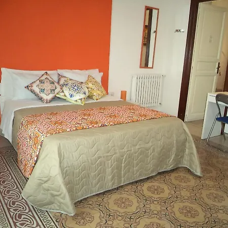 Locami Palermo Centro Rooms-3