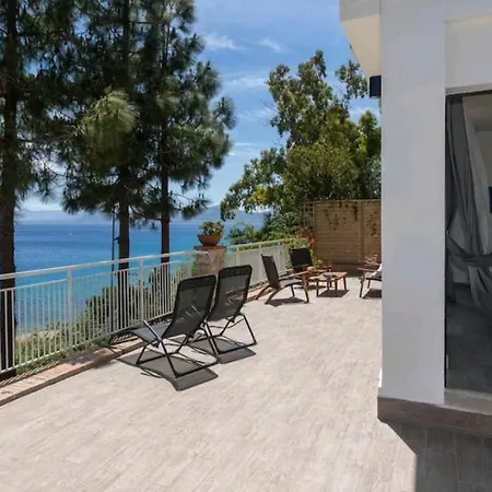 Villa'S Apartment On The Beach, Swimming Pool A/C-3