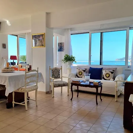 Attico Sul Mare Brolo-3