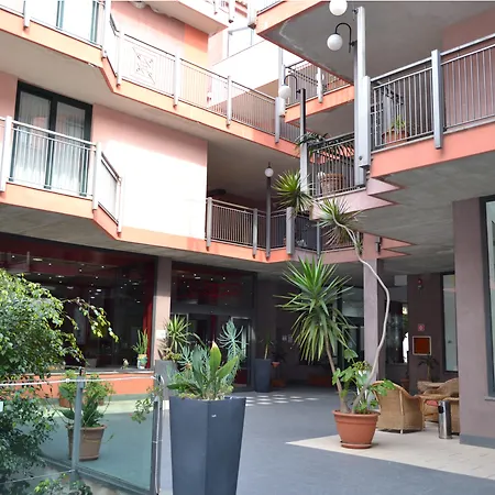 Marina Palace Hotel & Congress Hall-3