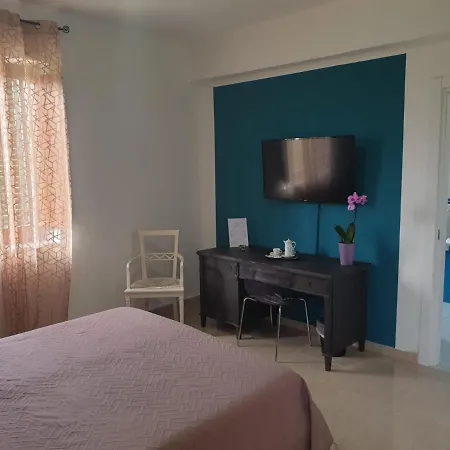 VILLA MARTA a due passi dalla clinica ortopedica Rizzoli e da Villa Santa Teresa-2