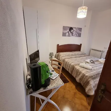 Room In Guest Room - The Rooms Of Aurora Palermo Center N001-2