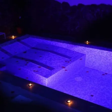 Diamond Rooms-3