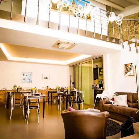 Abraxia B&B-2