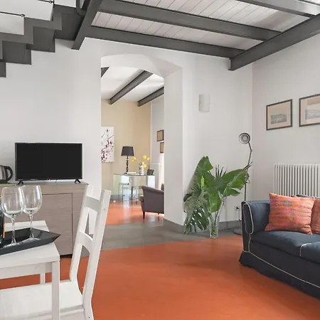 Palazzo Sambuca Apartment And Rooms-3