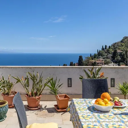 Tauromenion Guest House-2