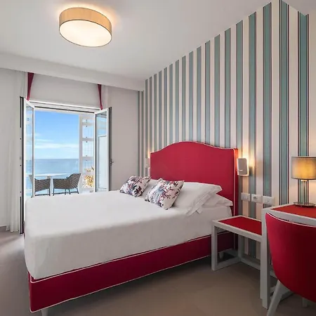 Seaside Hotel-2