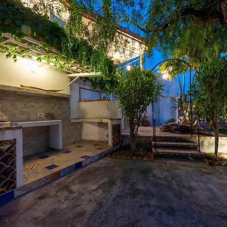 Villa With Pool & Jacuzzi-2