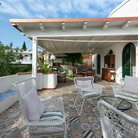 Villa With Pool & Jacuzzi-3