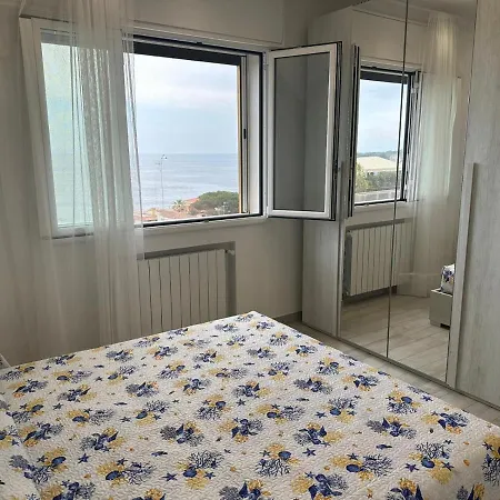 Camere Private Vista Faraglioni - Aci Trezza-2