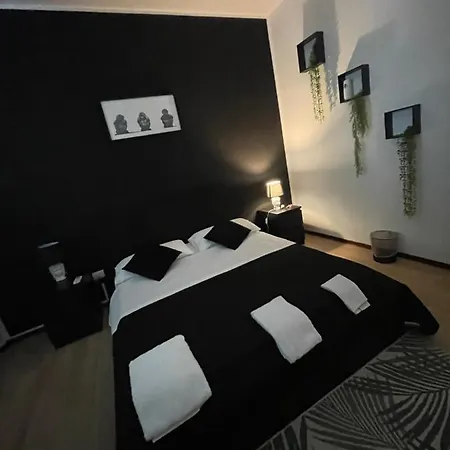 Burghi Rooms-2