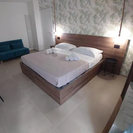 Don Turi - Charming Room-3