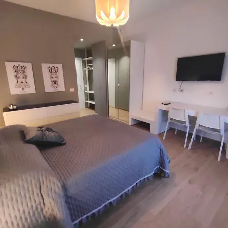 Chiarina Rooms-2