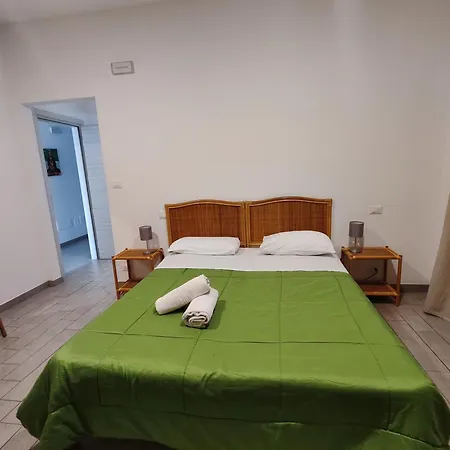 Hotel Faraglione-3