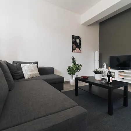 Grey'S Apartment-3