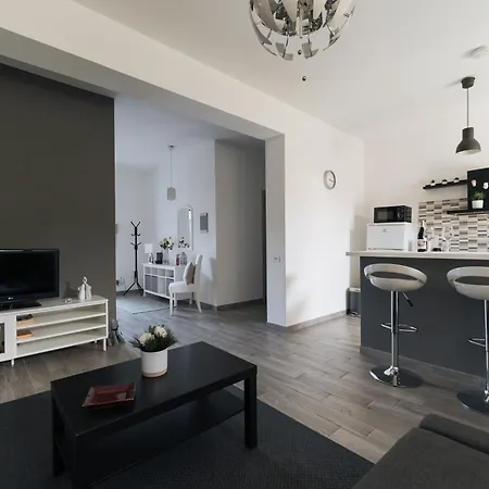 Grey'S Apartment-2