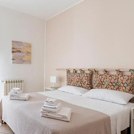 Punto al Capo Appartamento intero o stanze matrimoniali con bagno privato-2
