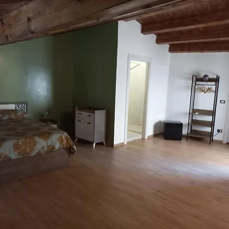 Regina Bianca Luxury Rooms-3