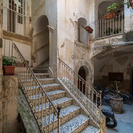 HOTIDAY Ortigia Opera-3