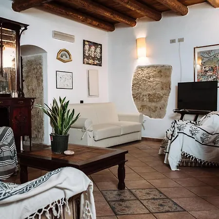 Filippo'S Holiday House-2