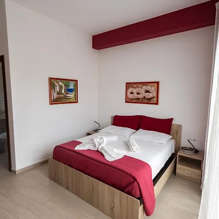 Palermonamour Art Gallery Suite-3