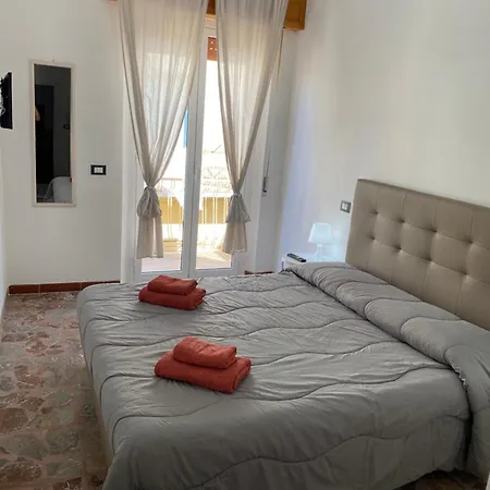 Bonita Cora-2