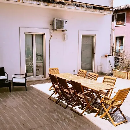 Suite Con Terrazza In Centro Storico-2