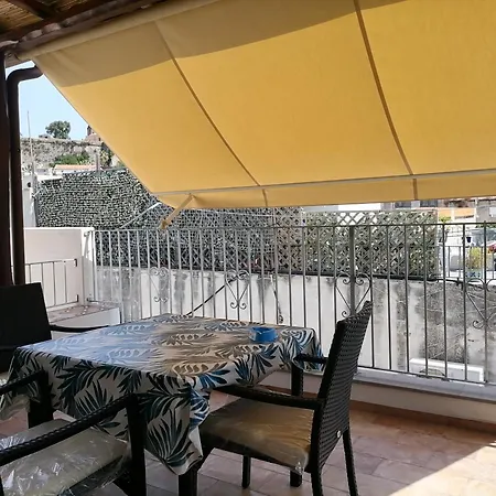 "La Casa Dell'Architetto" Con Terrazza Panoramica In Centro Storico E A Due Passi Dal Porto-2