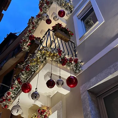 Humboldt Luxury Rooms Taormina-3