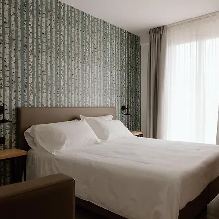 Belladonna Hotel-2