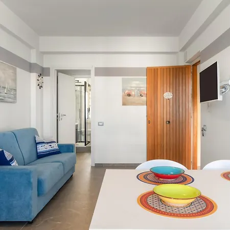 Guesthost - La Casa Di Tobia & Little Paradise Beach Apartments-3