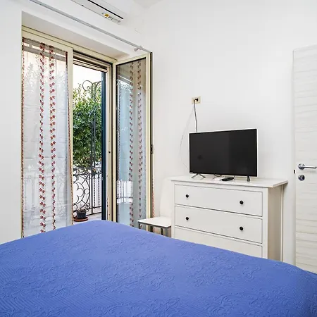 Garden House: Apartments And Rooms For Holidays-2