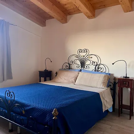 The Blue Window - Rooms - 300M From Sea-3