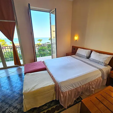 Gr B&B-2