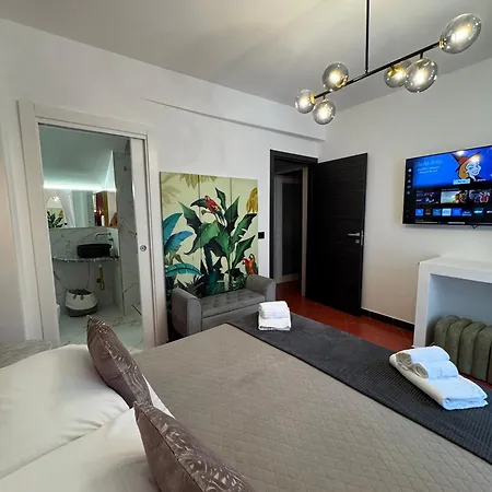 Taorminas Sun Central Boutique Guesthouse & Suites-3
