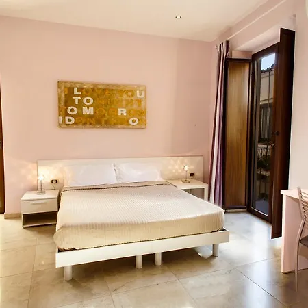 Four Rooms-2