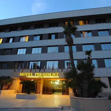 Hotel President-2